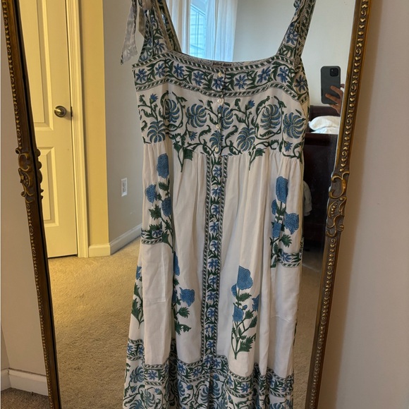 Juliet Dunn White and Blue Floral Midi Dress - Picture 1 of 5